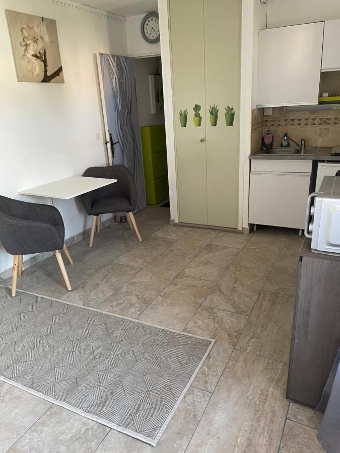 Studio Climatise Proche Port Et Plages La Londe-les-Maures ภายนอก รูปภาพ